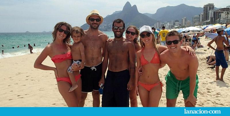 LANACION's tweet photo. La reconquista de Brasil: uno de cada tres turistas es argentino http://t.co/wfKMY8FPs3 http://t.co/TKrmikGCiP