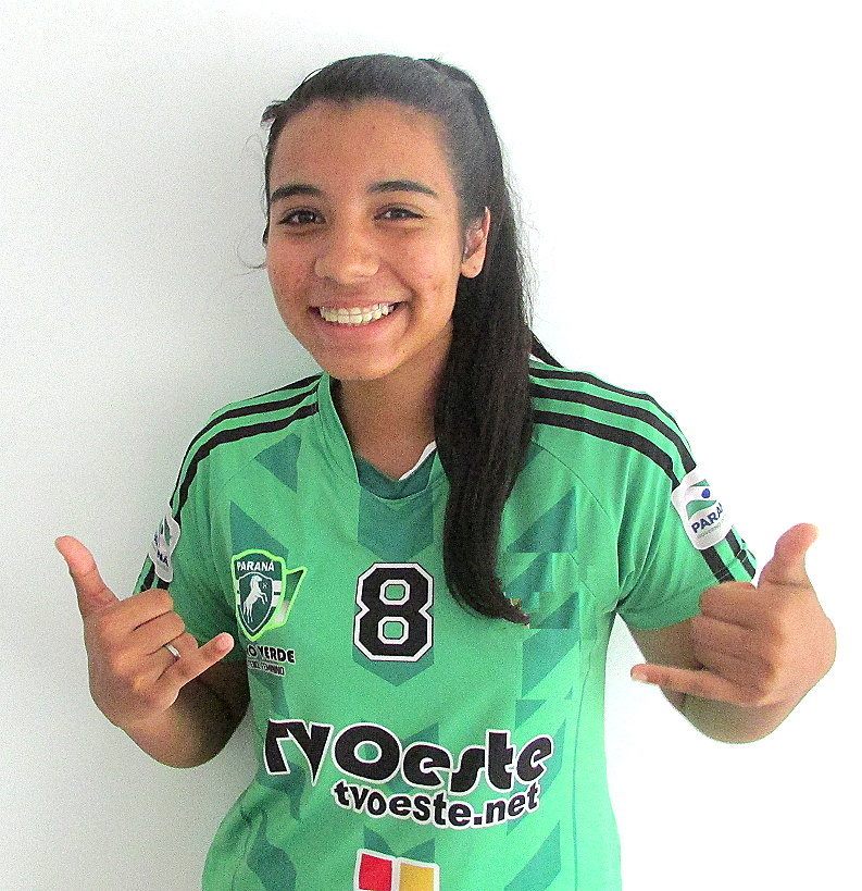 Daainnara's tweet photo. Os sonhos nãodevem ser apenas sonhados! #MeuOrgulho #Jogadora #OuroVerde #Sub17 #MenosDe #2meses #jáé #TitularDoTime http://t.co/L1wdyLU98N