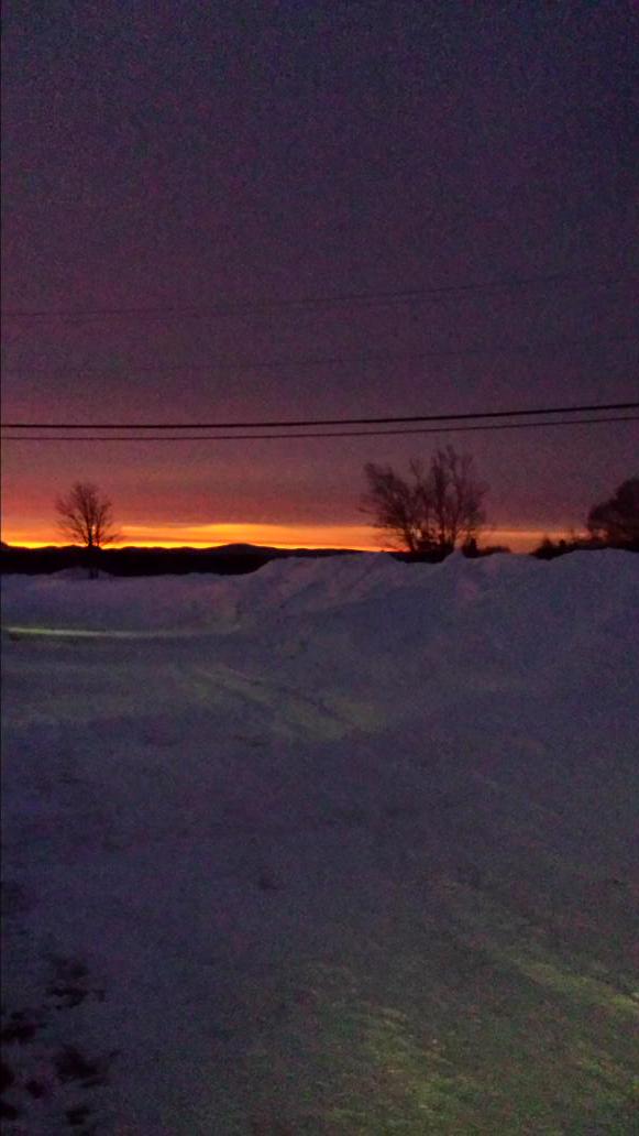 GregE37's tweet photo. Sunrise in the training area. This will never get old. http://t.co/9Geq1gfrTm