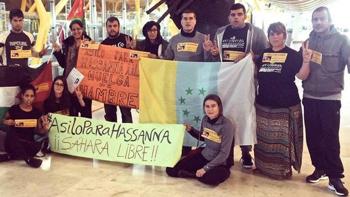 larbelaitz's tweet photo. Aaliarekin elkartasunez gose greban Madrilen http://t.co/dOcDrXel2y #HassannaLibre @igoragirre-k albistea. http://t.co/rjPAi43dtu