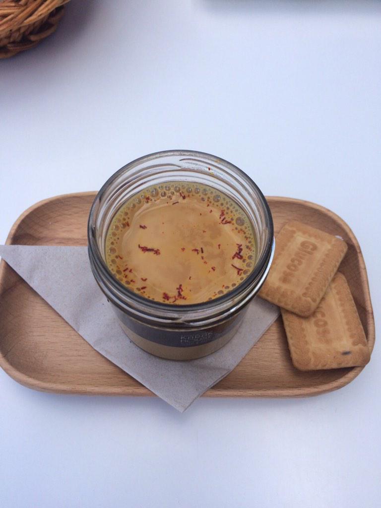 إرفق بروحي ترآني بايحٍ سدي . .
يكفيگ موجز غرامي عن تفاصيلهُ 💭