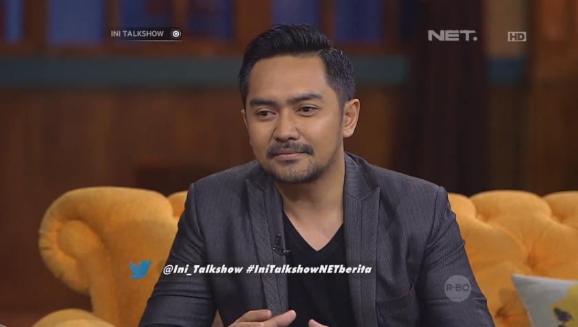 mdtvindonesia's tweet photo. Sudah hadir jg @praburevolusi di @Ini_Talkshow malam ini yg lg bercerita tentang awal karirnya. #IniTalkshowNETberita http://t.co/g1akJvw637