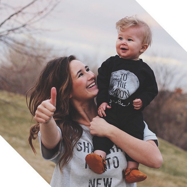 personhoodusa's tweet photo. Hundreds of you participated in our #ThumbsUpForLife photo contest, displaying your passion for #Personhood and ent… http://t.co/Q24RUkl7Xh