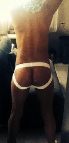 im_yako's tweet photo. @abrahamshehell Bueeenos días Cabron sexy 😉😈 http://t.co/ZKSLiQifqU