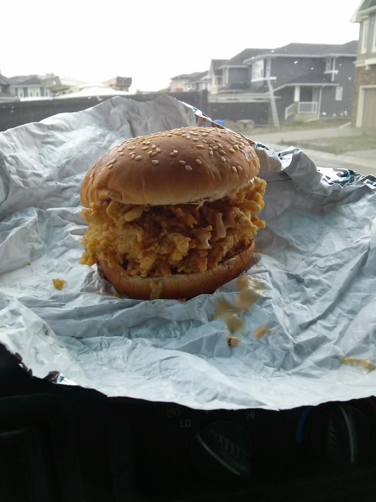 leger_ray's tweet photo. Yes....this is a one time deal! http://t.co/kWQPxBaX0T