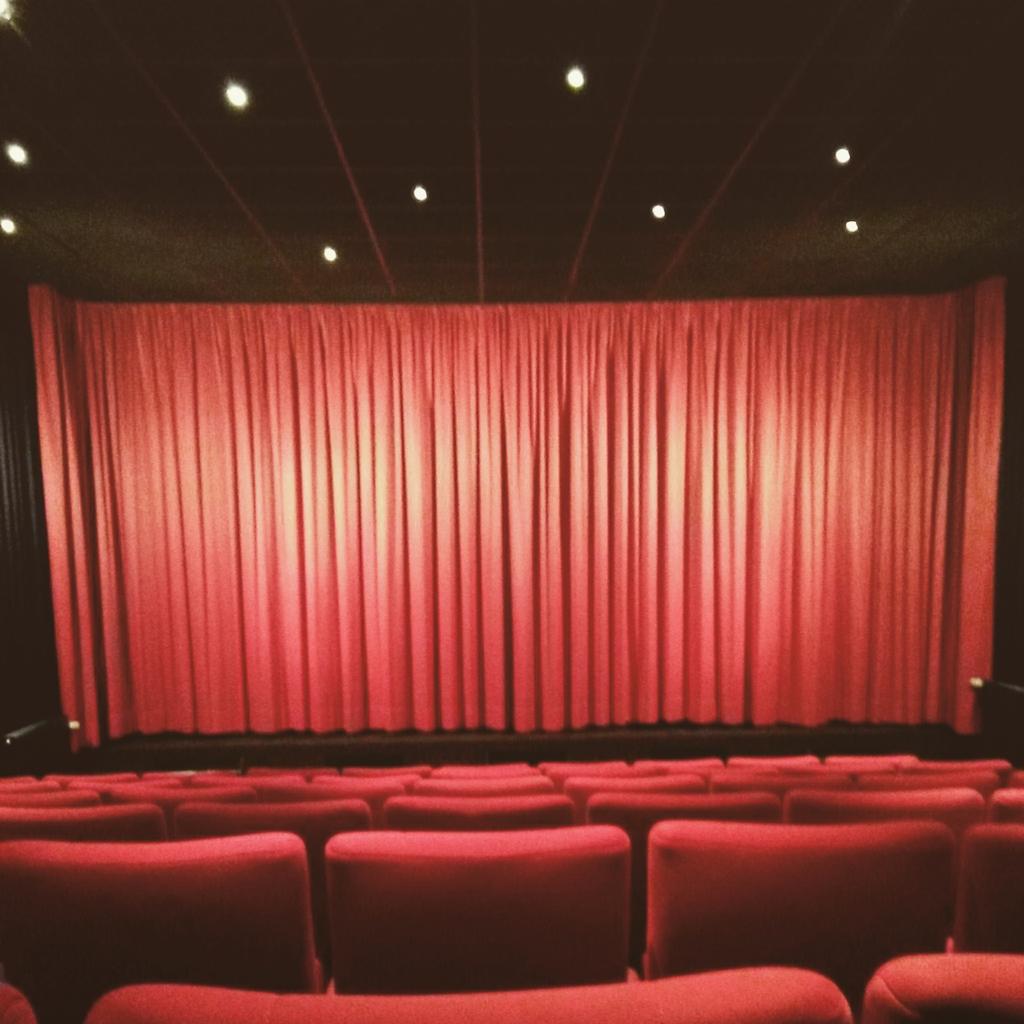 LionMit's tweet photo. Kino #erster yo ! 😄 http://t.co/4iVqXB2uDh