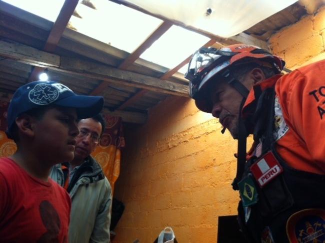 MVSNoticias's tweet photo. #VIDEO El niño que ayudó a rescatar a un bebé y se convirtió en el Topo más joven http://t.co/TpWzrsIGCU http://t.co/x00U3aPQsv