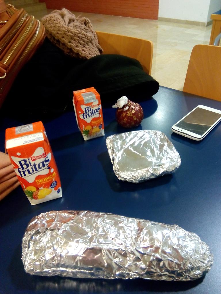 mariagar23's tweet photo. Comida de campeonato con @_rociogallego http://t.co/eCcoemL5i5