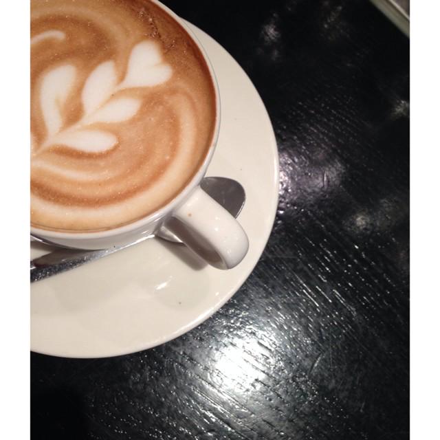 Meetings in Utrecht. First stop: Cappuccino at <a href="/STAN_AND_CO/">STAN & CO.</a> #hotspotutrecht