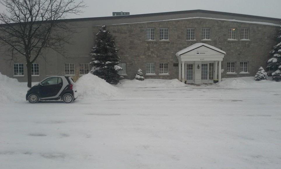 AndreaJhnn's tweet photo. I guess most people don't have a rugged all-weather utility vehicle like my husband's #niagarastorm @smartcanada http://t.co/6yNBfM3vv1