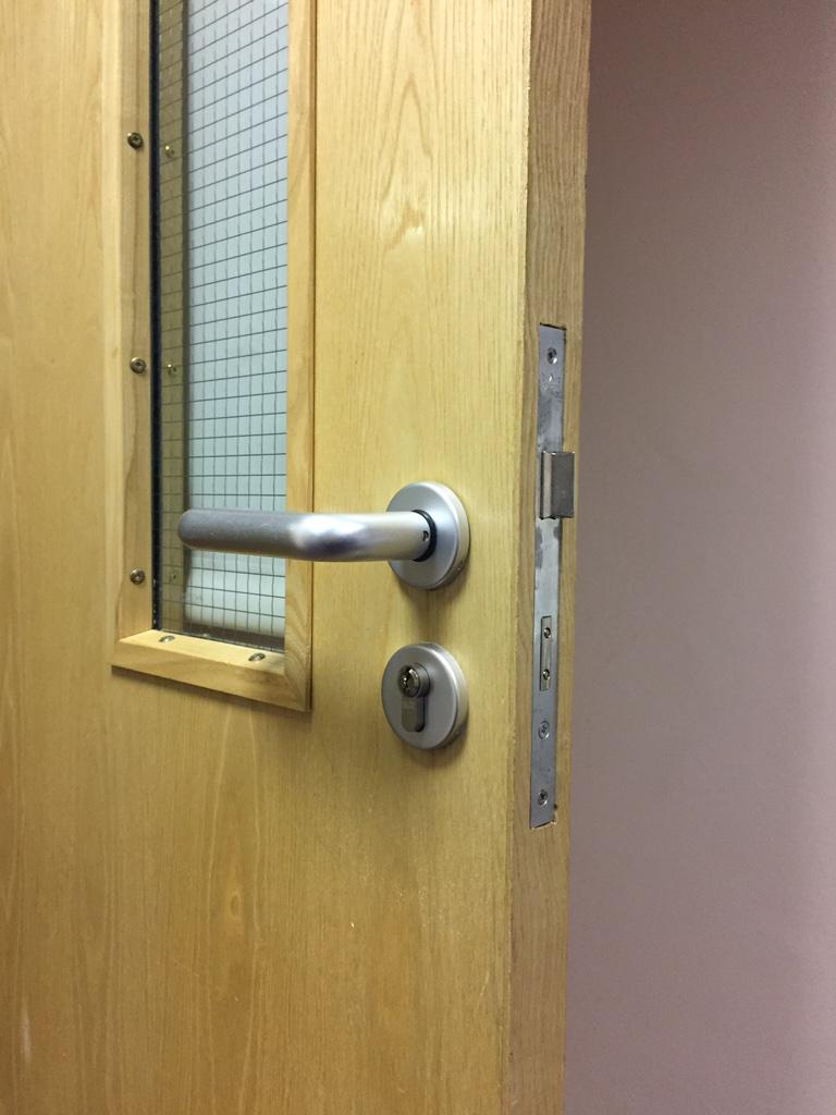 SteronLocksmith's tweet image. Before, during &amp;amp; after fitting @MulTLockUK #SmartAir #thekeytoyoursecurity