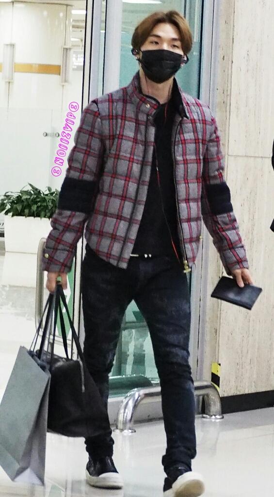 [2/2/15][Pho] Daesung trở về Hàn từ Nhật B82M3sdCYAA-Ysq