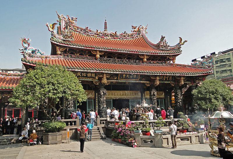 TourMeAway's tweet photo. We aim to breakthrough the language barrier that foreign backpackers would face when traveling in Taipei. http://t.co/26bG90UnD9