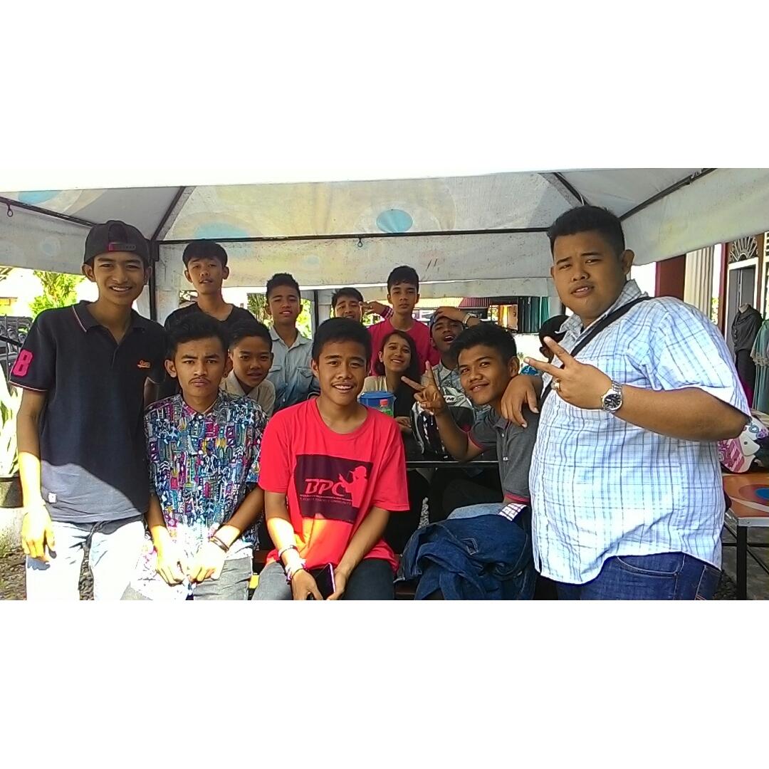 Dhio_Bujang's tweet photo. West Sumatera Beatbox(WSBX) salah satu best moment, bisa kumpul breng beatboxer sesumatera barat.. big up guys... http://t.co/5gdie9vCFb