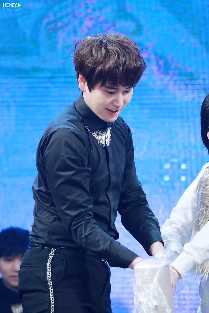 HAPPY BIRTHDAY CHO KYUHYUN-SSI ! PLEASE BE HEALTY AND HAPPY EVERYDAY ! I LOVE YOU  