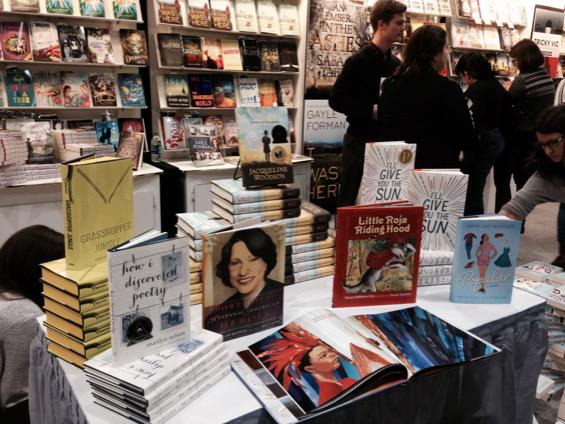 JillSantopolo's tweet photo. Look at Penguin's awesome award table at #alamw15! Cheering! @jandynelson @JackieWoodson @marburyjack @PenguinClass http://t.co/C0daZcvlxy