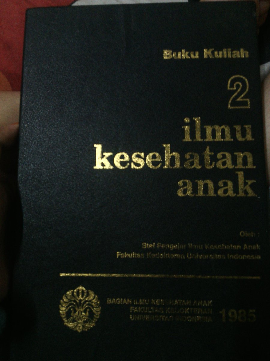 Liburan diisi sama buku ini^^
