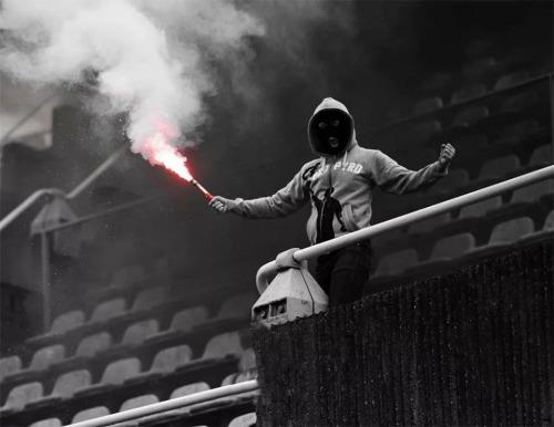 RaidWhite's tweet photo. Allume ta mèche, craque ton fumis ! #RaidWhite #FootballPopulaire #ASA #ObjectifPH http://t.co/IXpD7iLOSL