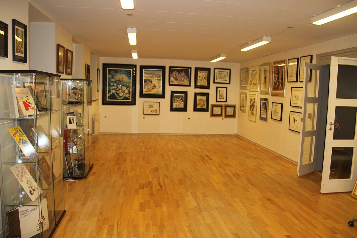 DisneyanaPlus's tweet photo. Disneyana+ showroom no. 1. The art of Patrick Block &amp; Carl Barks. http://t.co/DIfABrdDg3