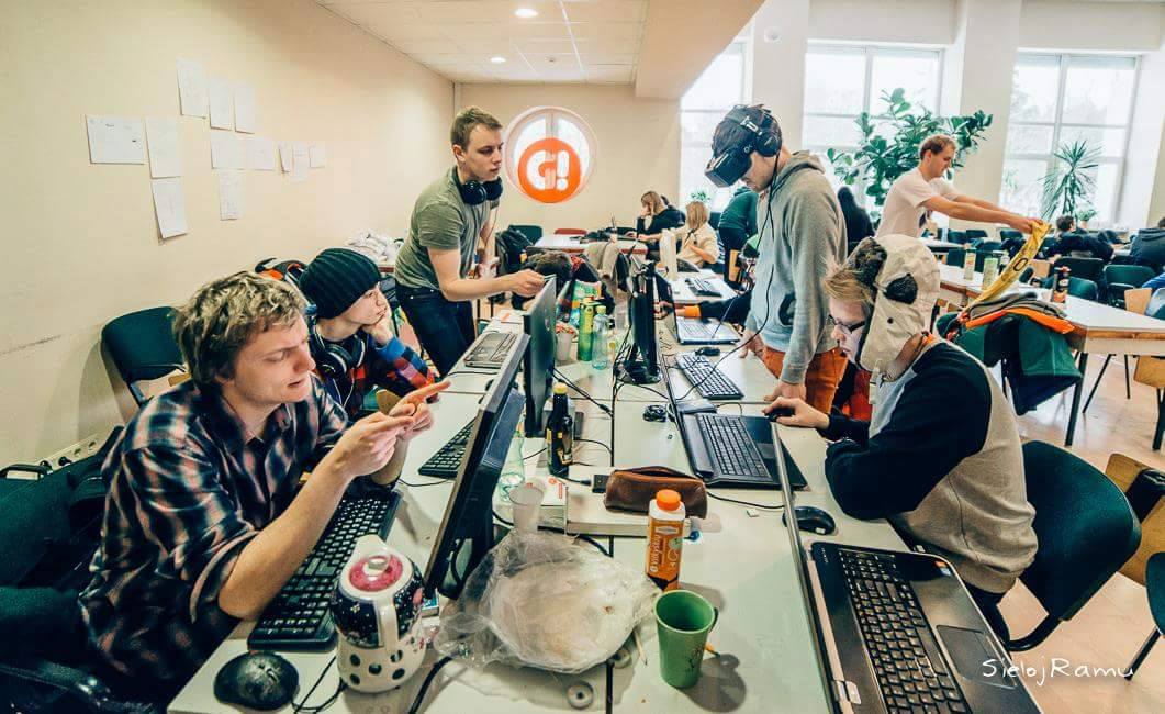 barelief's tweet photo. Roadkill Team #gamejam2015 http://t.co/LrzoMYSfin