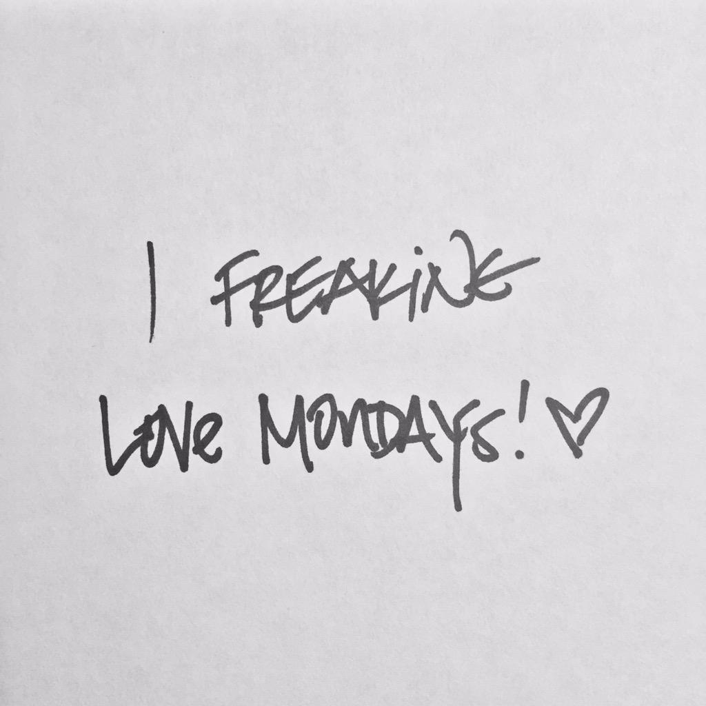 YES!!! #lovemonday #liftheavy #lifeandtraining #likeagirl #liftrunrepeat #beginagain #Boomshackalacka #gymrat #niac