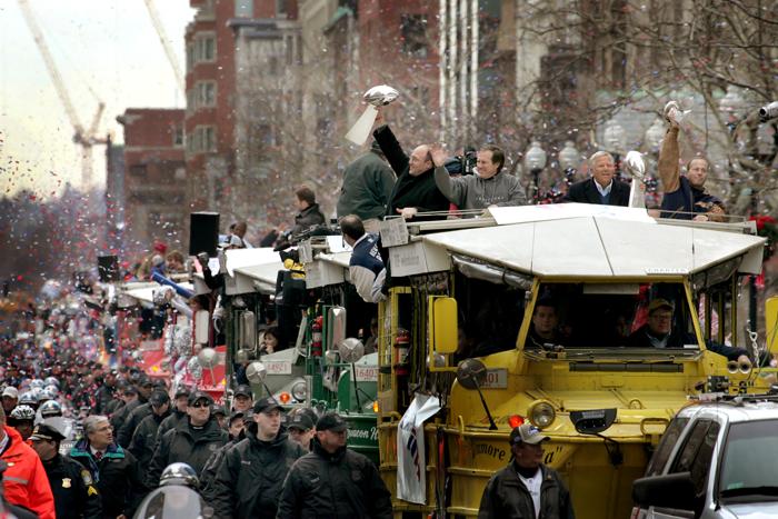 BostonDotCom's tweet photo. Cue the Duck Boats: Patriots Super Bowl Parade to be Held Tuesday http://t.co/nZOmH5M3rf http://t.co/Zi5yGl9mr7
