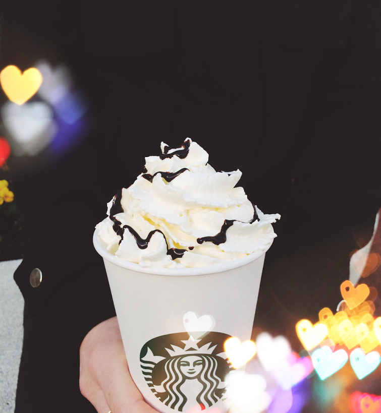 StarbucksUK's tweet photo. Three Little Words. #TripleHotChocolate in stores until 15th February. http://t.co/52PozE87hA