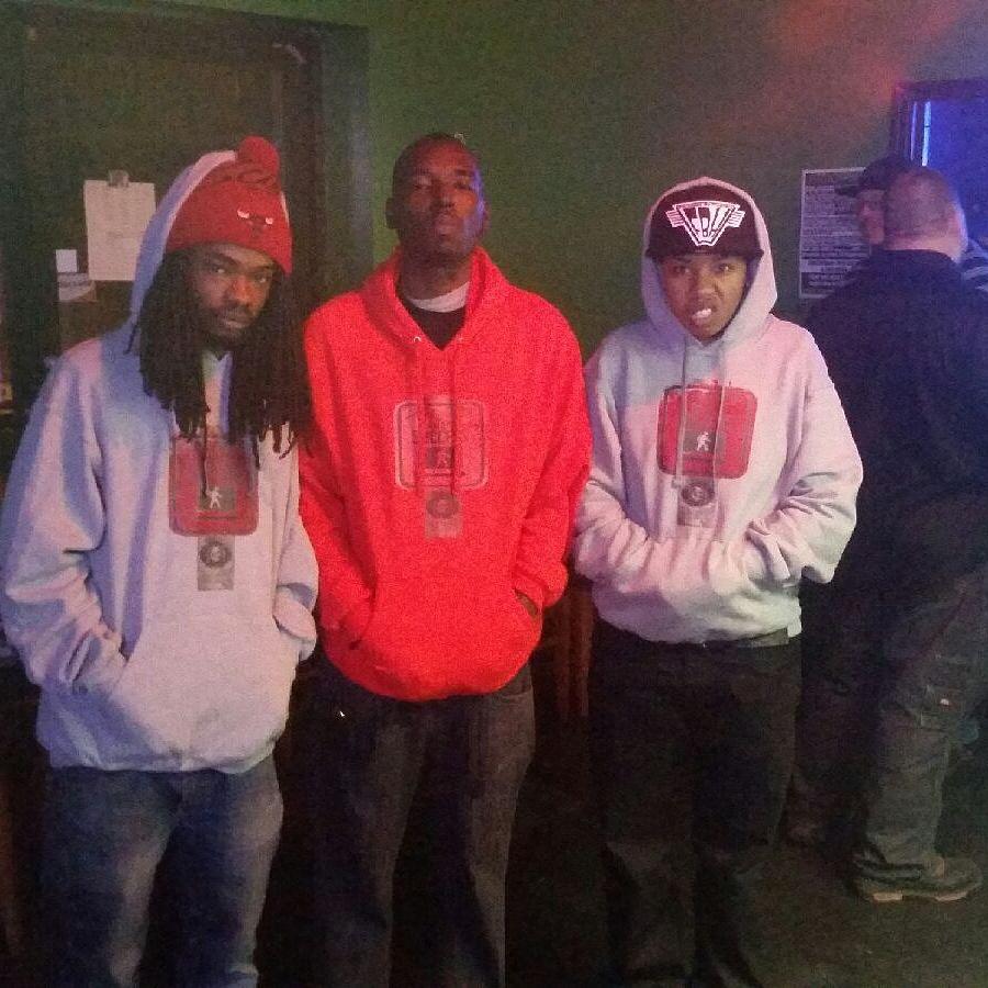 X_RATED25's tweet image. Chilling with #TeamX-Rated #TheGrindIsForReal #WalkToSuccess #FLABoyMusic #WatchMeWork #HuBoyEnt #IcePromotions