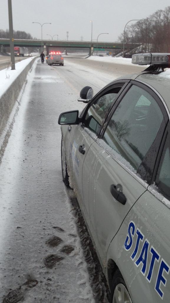 RIStatePolice's tweet photo. It's messy and slippery on I-95. Cars into barriers and multiple accidents. Use caution if you must drive. #SnowRI http://t.co/MeNZ7cNN9H