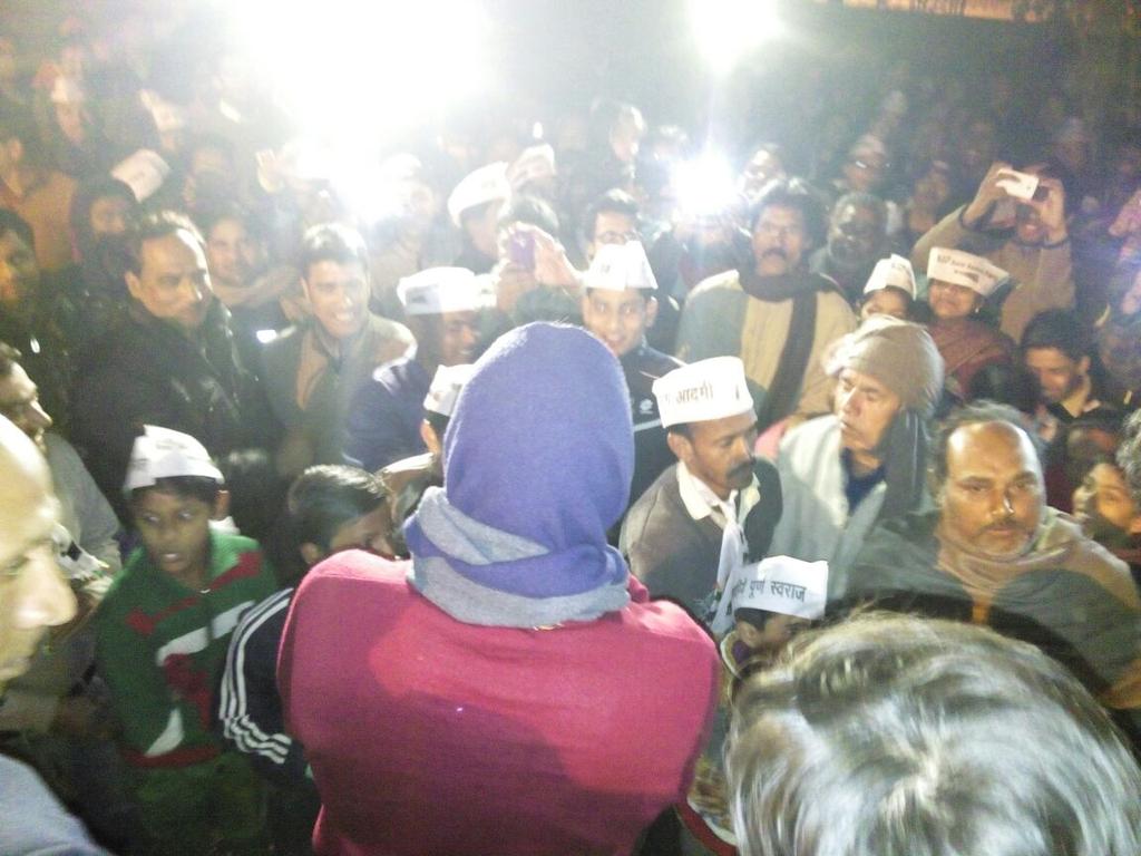 AamAadmiParty's tweet photo. जनता का नेता जनता के बीच ; नई दिल्ली 
#MyCMKejriwal http://t.co/LQR0cnWanC