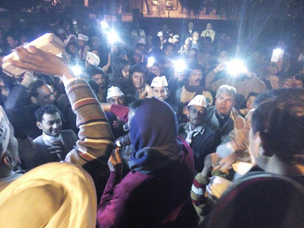 AamAadmiParty's tweet photo. जनता का नेता जनता के बीच ; नई दिल्ली 
#MyCMKejriwal http://t.co/LQR0cnWanC