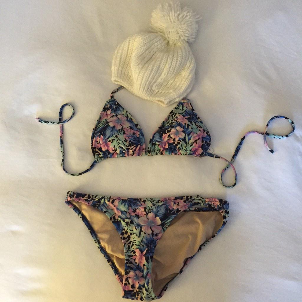 FAproblemz's tweet image. Tampa today, Boston tomorrow. Packing is hell this season.  #FAproblems #crewlife #flightattendant