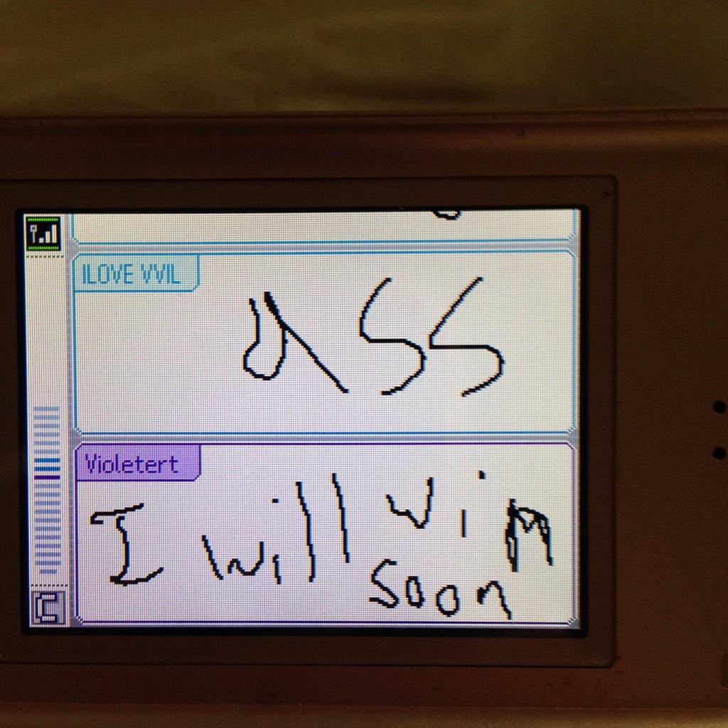 sayrah_are's tweet photo. Picto chats with my little sister #feelingthelove #DS4life http://t.co/uLZCvOef5L