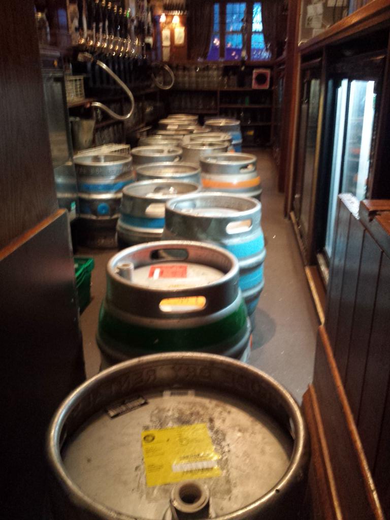 RandySweets's tweet image. Do you love beer? Because we fucking love beer @theoldnunshead