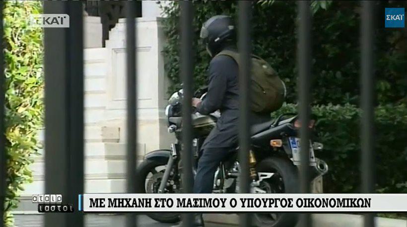 silaserafim's tweet image. Παντως ο Βαρουφακης θα ειναι δυσκολο να βρεθει σε "αμηχανια".