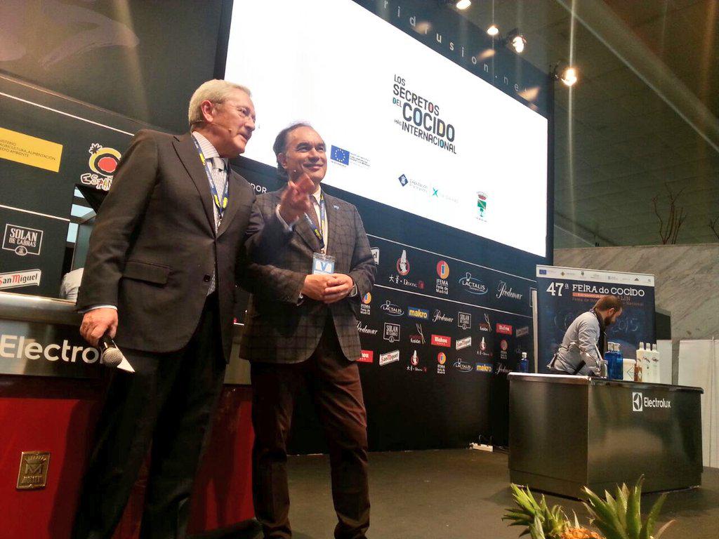 .<a href="/FernandoOnega/">CarmonaManosQuemadas</a> y José Crespo <a href="/ConcellodeLalin/">Concello de Lalín</a>  presentan la 47 Feira do <a href="/CocidodeLalin/">Feira do Cocido</a>. #MFM15