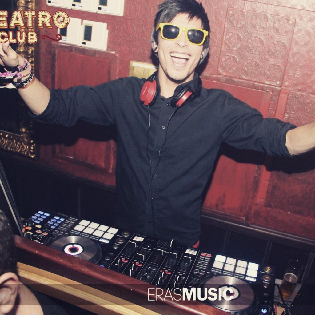 Que no estaba muerto, estaba de parranda!