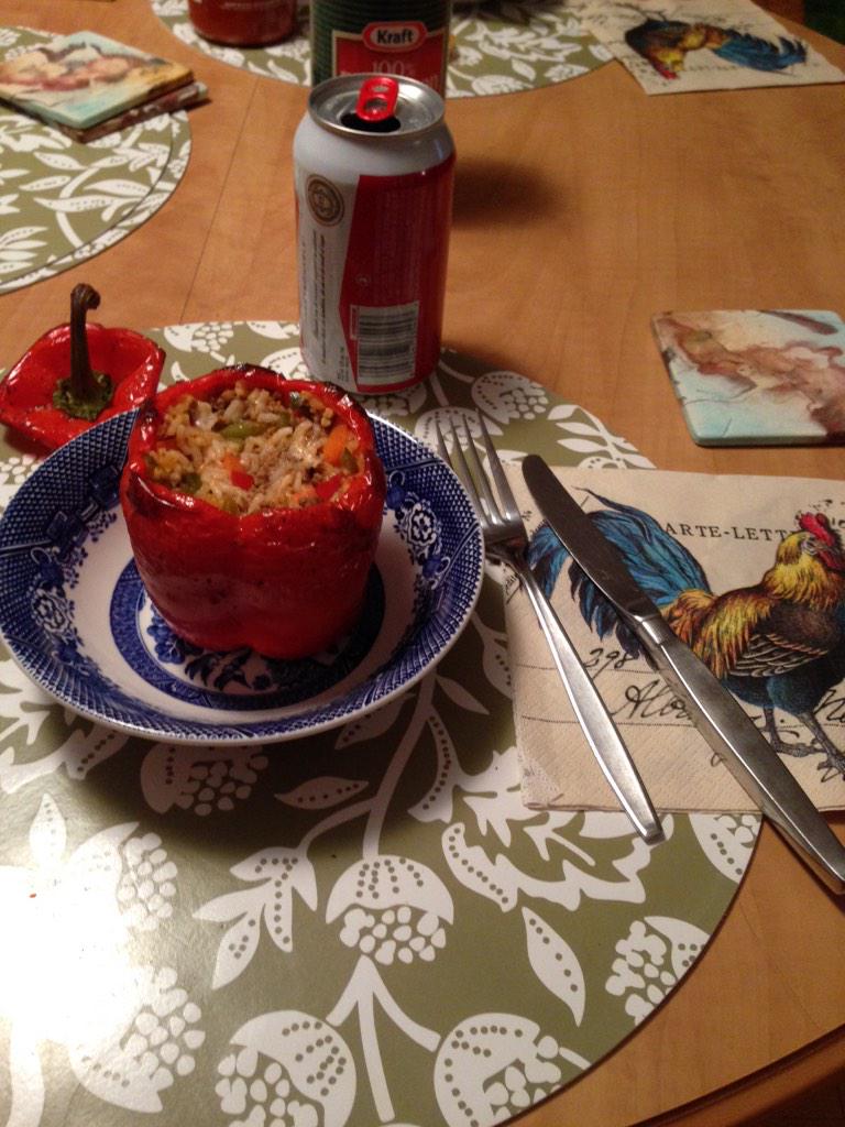 RoostersRus's tweet photo. My #StormEats is a beautiful stuffed pepper with a side of #Budweiser @TwitCoast #atlstorm http://t.co/G0M49PNkdg