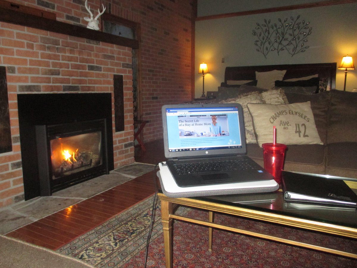 SuzyStayAtHome's tweet photo. I go to @steannesspa to escape my crazy kids, quietly sit by the fire, and blog about my crazy kids. http://t.co/xq0aY3QwhV