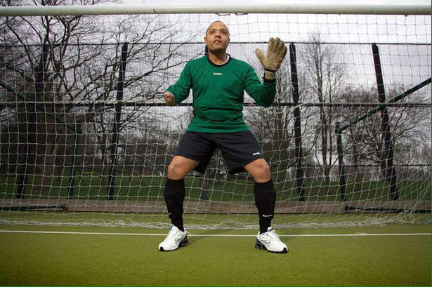 badger_fc's tweet photo. TDD: We are pleased to announce the signing of a new keeper, who will be instated as number 1 replacing @npjlee http://t.co/AwoWO2zF2K