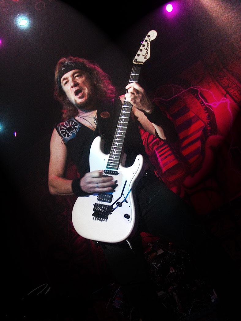 Feliz cumpleaños a Adrian Smith miembro de // Happy birthday to Adrian Smith member of 
