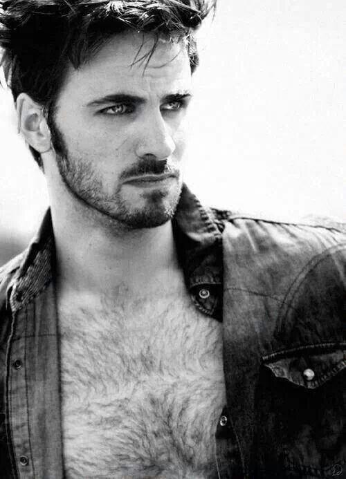 SaviorOfSB's tweet image. "And you're by far the most handsome and sexually frustrating pirate I've ever met, Killian."