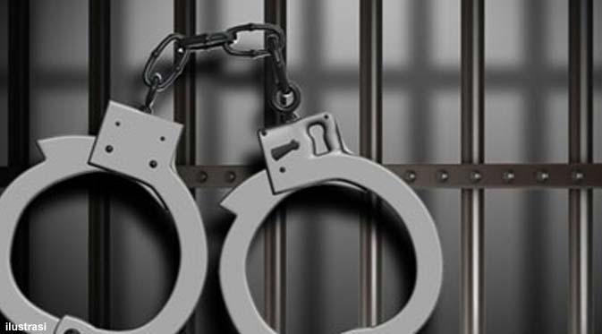 Wakk.. <a href="/liputan6dotcom/">LIPUTAN6</a>: Korban Salah Tangkap Dibebaskan Usai Dipenjara 21 Tahun bit.ly/1tWJRNL