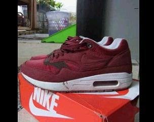 RICH_FOOTWEAR's tweet photo. #sneakermask #sneakerhead #SNEAKERSDEPT #ISTkicks #iKaskusAsk #kicksolution http://t.co/deUQuNRyK9