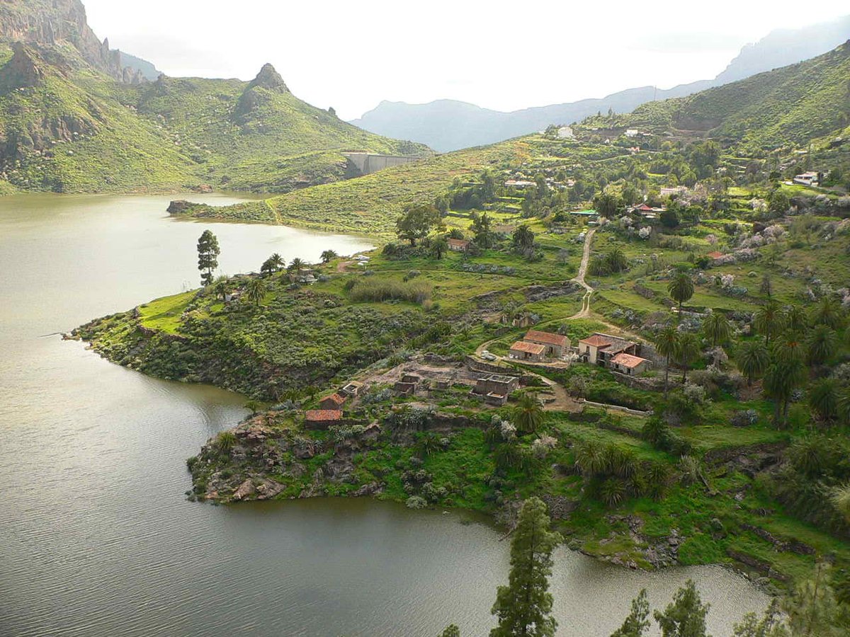 ExploraGC's tweet photo. La presa de Soria, la mayor de #GranCanaria (32 Hm3) #exploraGranCanaria @paisajecanario Fotos @EcobarriosGC y CIAGC http://t.co/ODjyM3CLXw