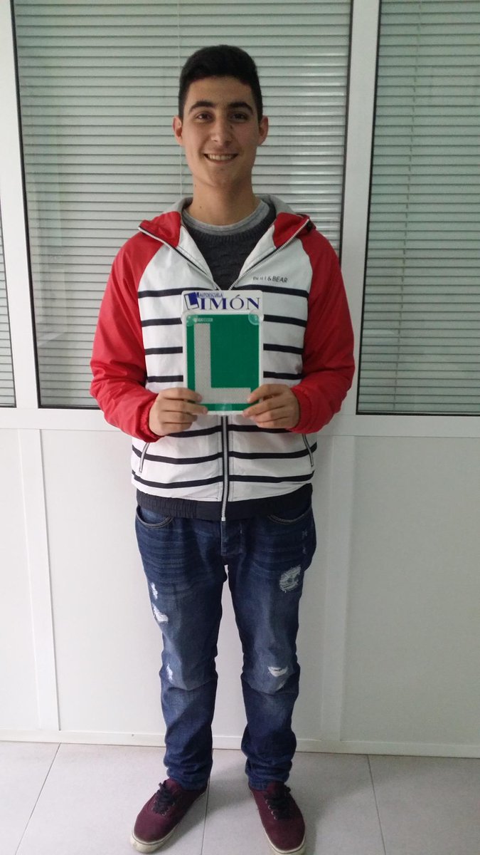 autolimon's tweet photo. ¡¡Enhorabuena campeón, a la primera ya eres un nuevo conductor!! http://t.co/As1P07GHbi