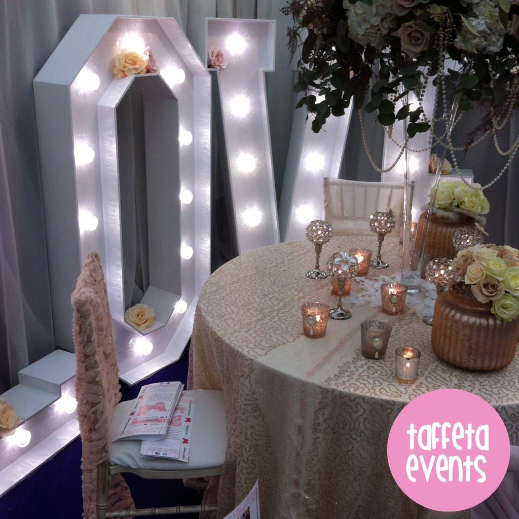 TaffetaEvents's tweet image. Gorgeous styling from @Lilyroseevents at #tpws this weekend - sparkly tablecloths are our fave! @ArchantBrideNW