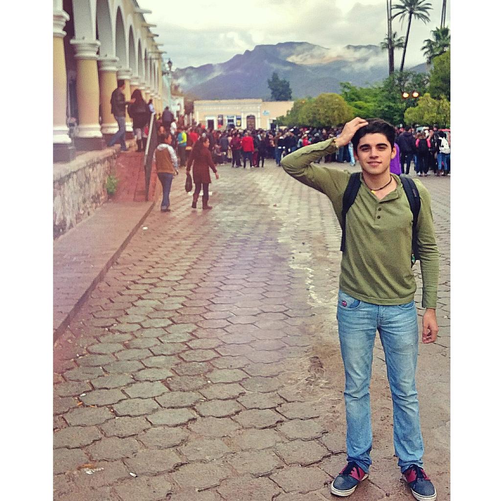 Victorloezo's tweet photo. De los mejores fines de semana❤ #FAOT2015 esperen el vídeo de lo que les grabé por ahí 🙈 http://t.co/4rlUhv5yJV