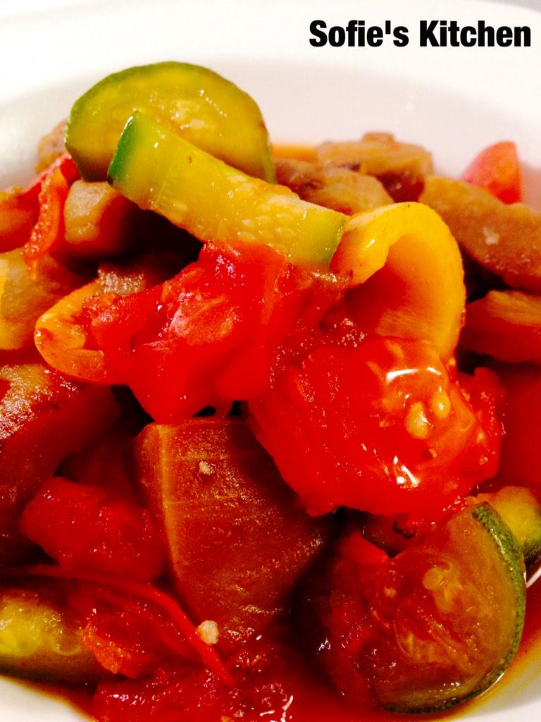 SofiesKitchen's tweet photo. #Ratatouille #vegetables #recipe #recipes #vegetarian #vegan #sofieskitchen http://t.co/vGEa7J9TuH