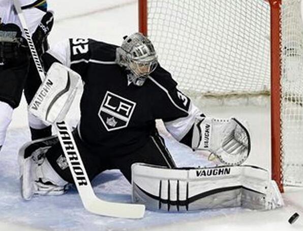 jonathan quick leg pads